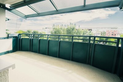 Bild 1 zum Mietangebot Riesiger Balkon mit wunderschönem Blick auf den Igelpfuhl