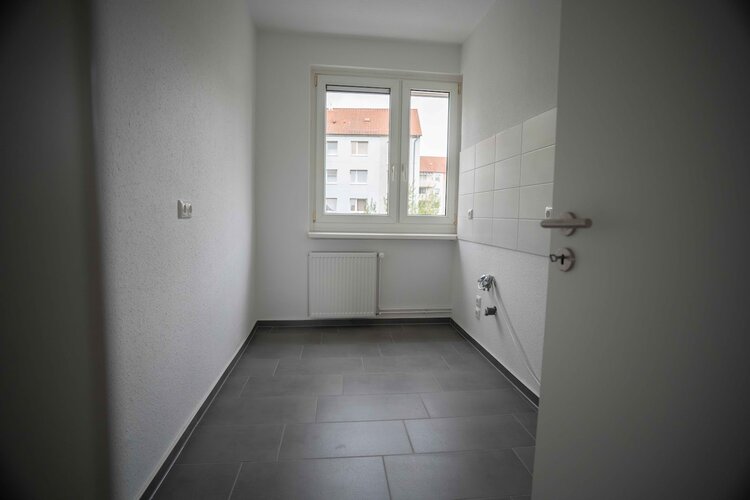 Zum Mietangebot verlinktes Bild: Hier sanieren wir für Sie!