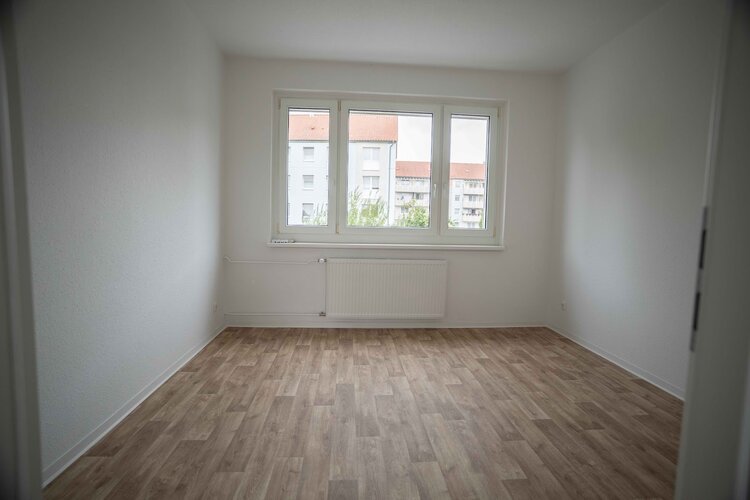 Zum Mietangebot verlinktes Bild: Hier sanieren wir für Sie!