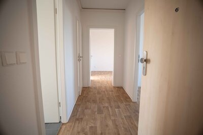 Bild 3 zum Mietangebot Frisch sanierte 3-Raum-Wohnung